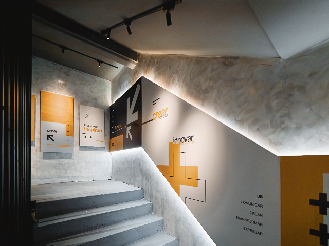 Una experiencia inmersiva en el universo de la comunicación visual