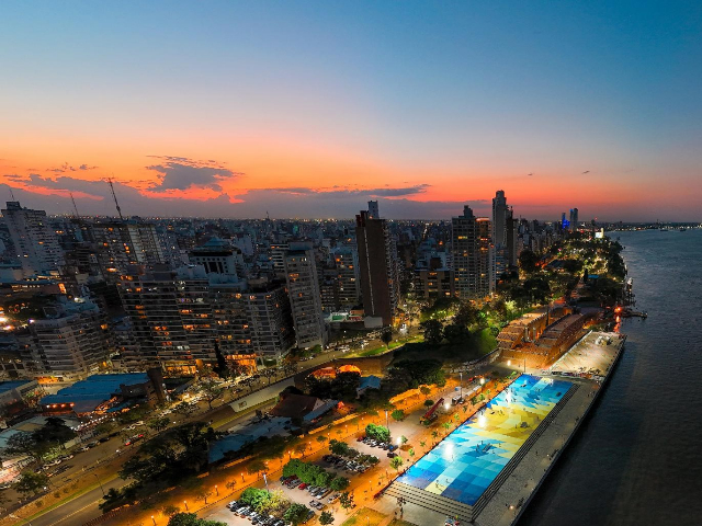 Una bandera argentina sobre 3200 metros cuadrados