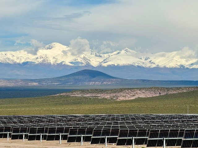 Adelantan la puesta en marcha de 140 MW del Parque Solar San Rafael