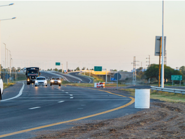 Inauguraron la Autovía Holmberg