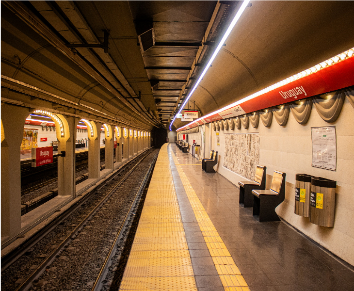 Dos estaciones de subte reabrieron al público