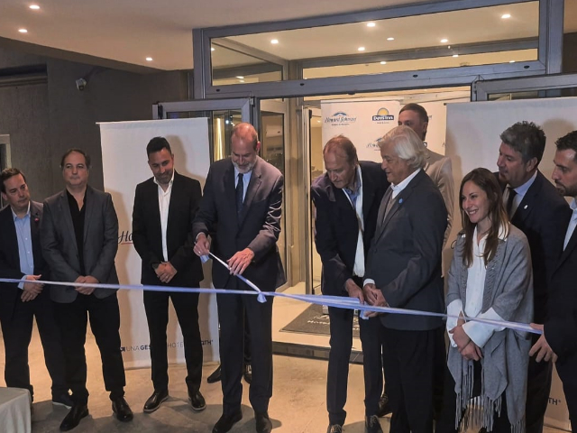 Bahía Blanca: Corte de cintas del primer hotel internacional