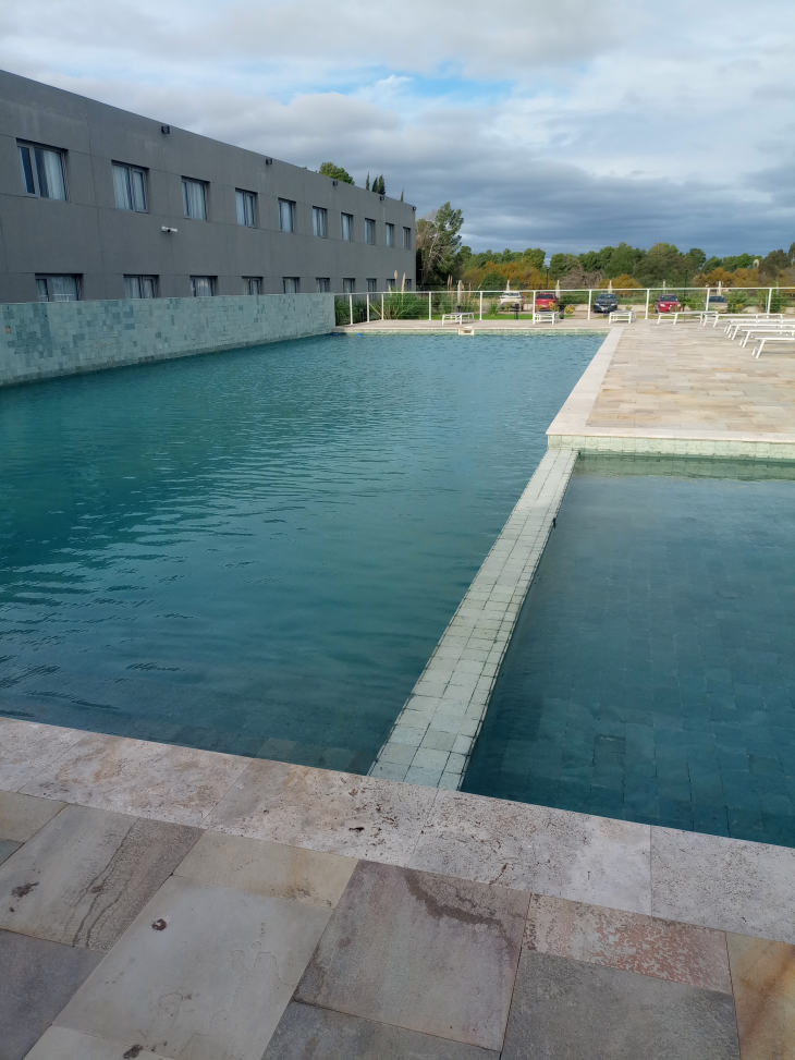 Bahía Blanca: Corte de cintas del primer hotel internacional