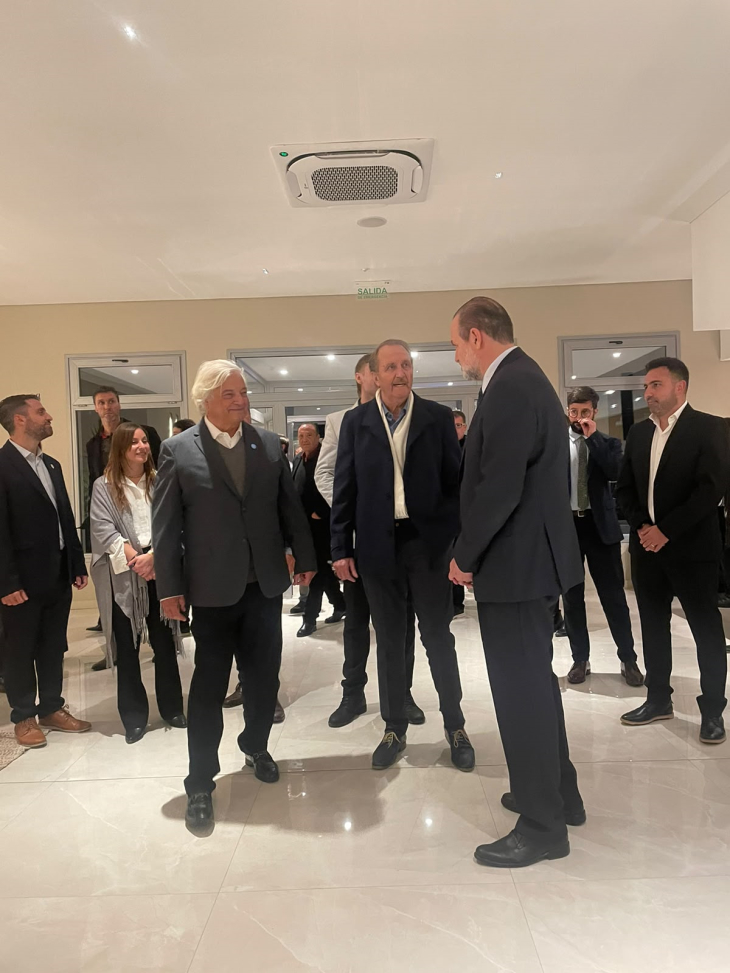Bahía Blanca: Corte de cintas del primer hotel internacional