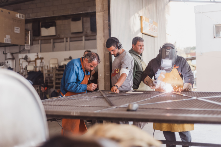 20 años abriendo puertas: muchas personas que se reinventaron aprendiendo un oficio